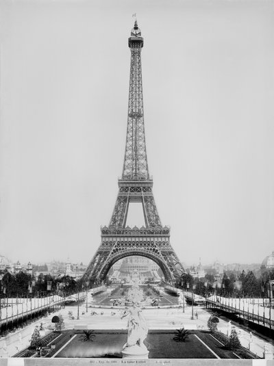 La Torre Eiffel (1887-89) fotografata durante l